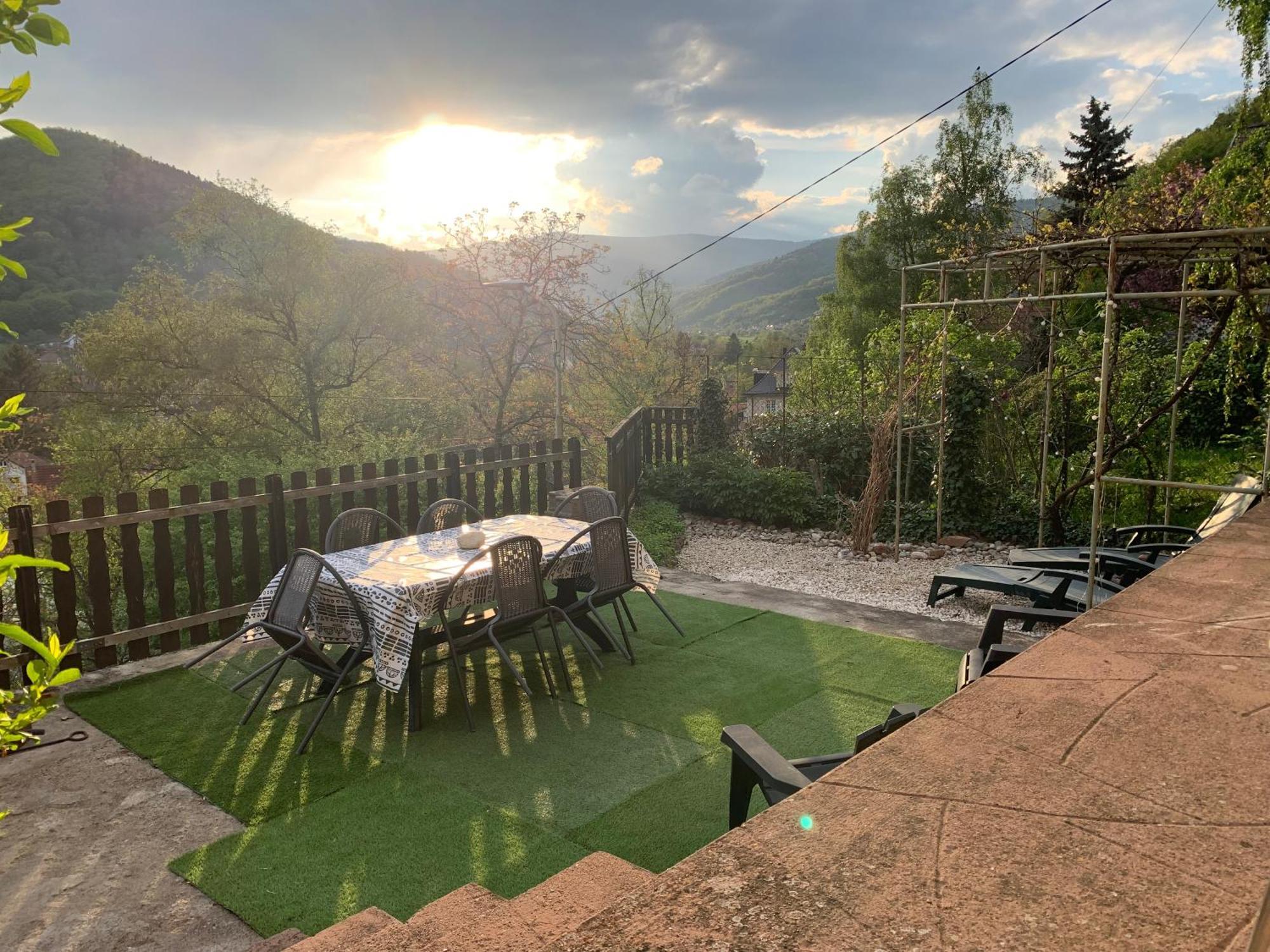 Au Reposoir - Vue Sur La Montagne Apartment Buhl Bagian luar foto